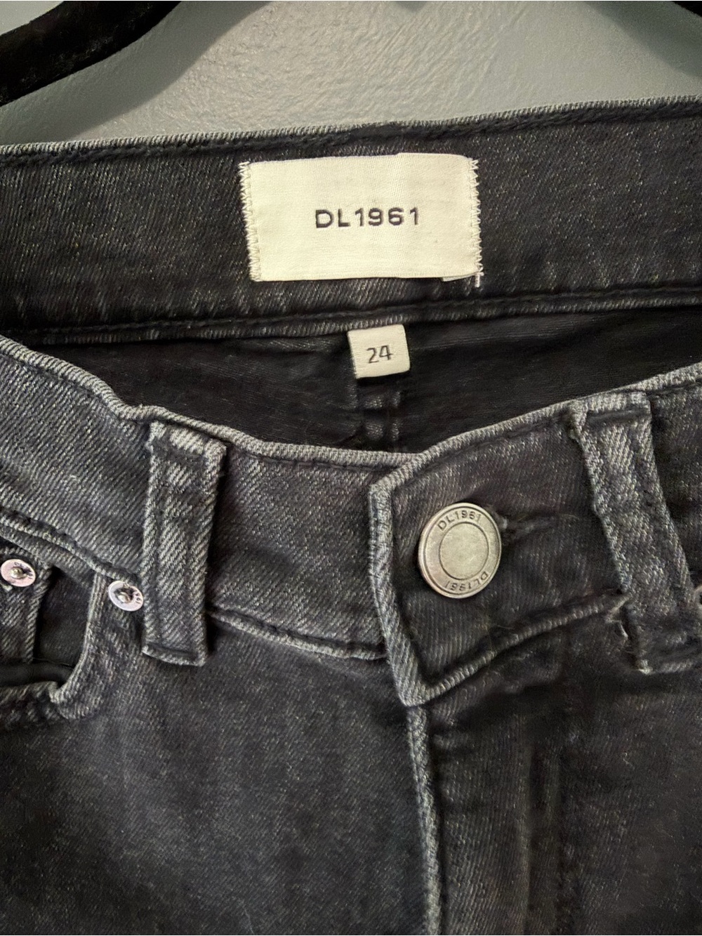 DL1961 Halle Straight High Rise Instasculpt 29" Jeans - Picture 2 of 4